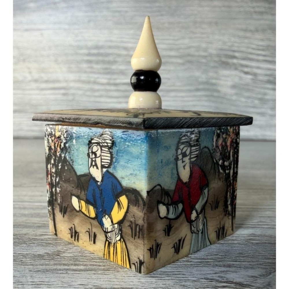 Vtg Hand Painted Camel Bone Persian Trinket Box W/ Lid 1.25" Square Finial Top